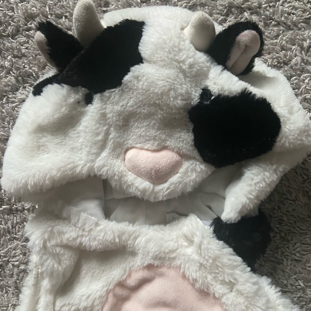 Pottery barn baby cow Halloween costume 0-6 month